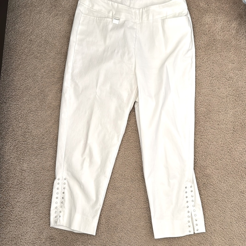LULU B WHITE CAPRI PANT, SZ 8 NWOT